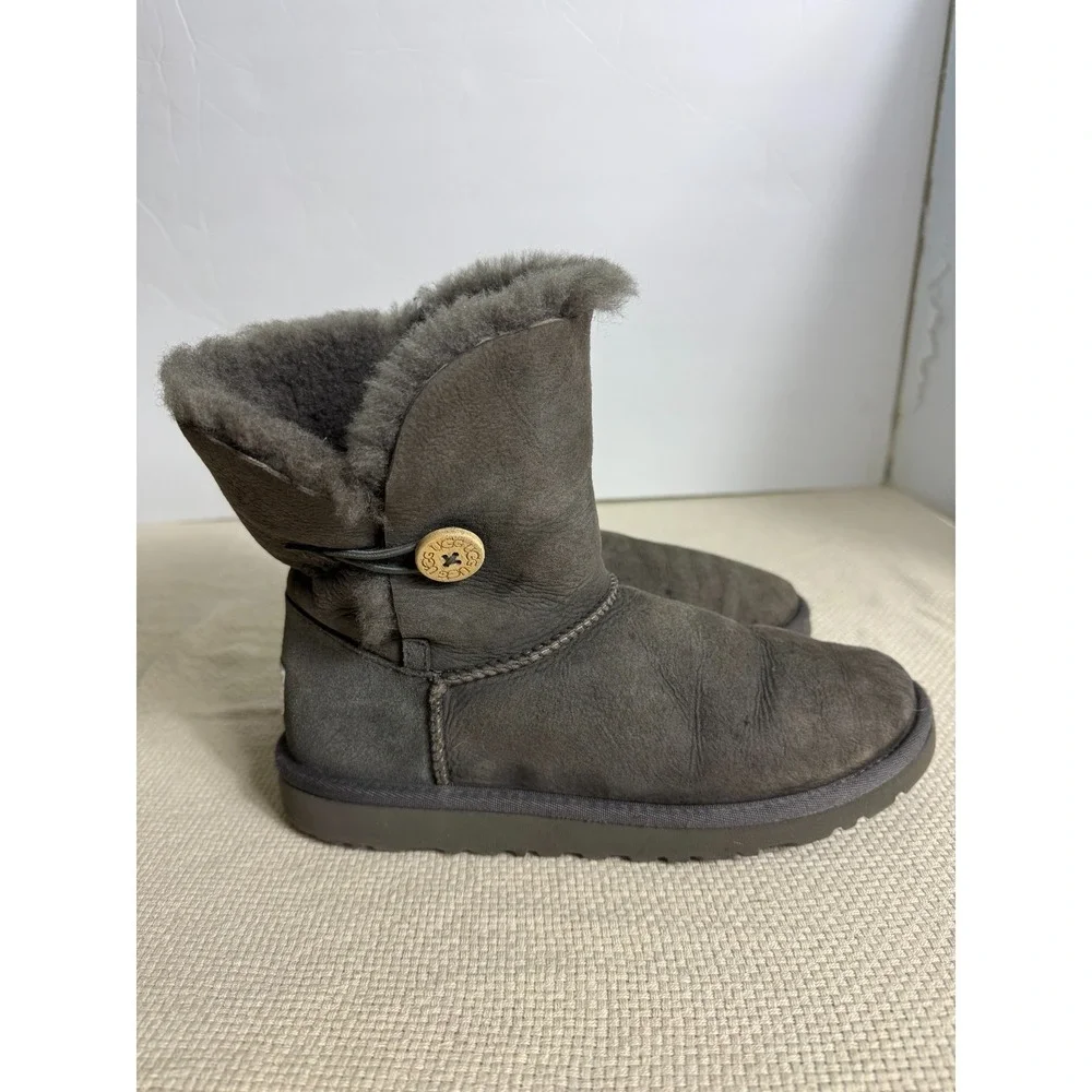 UGG stay warm